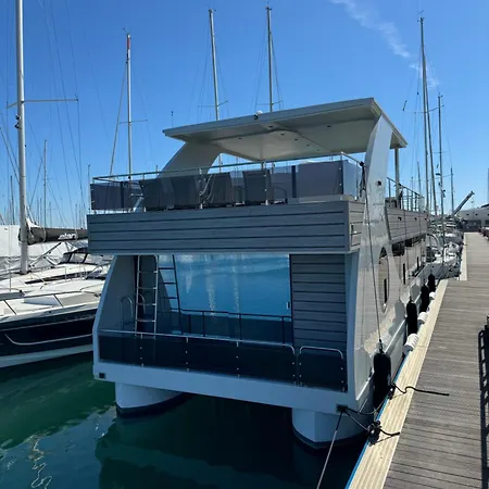 Houseboat Botel Marina di Ravenna