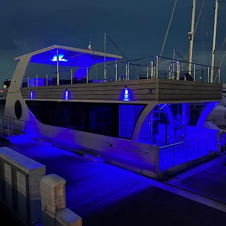 Houseboat *