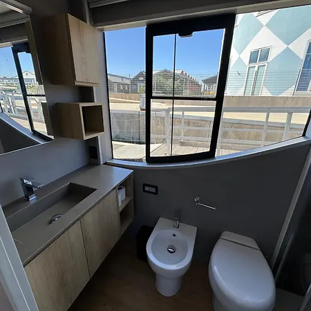 Botel Houseboat *
